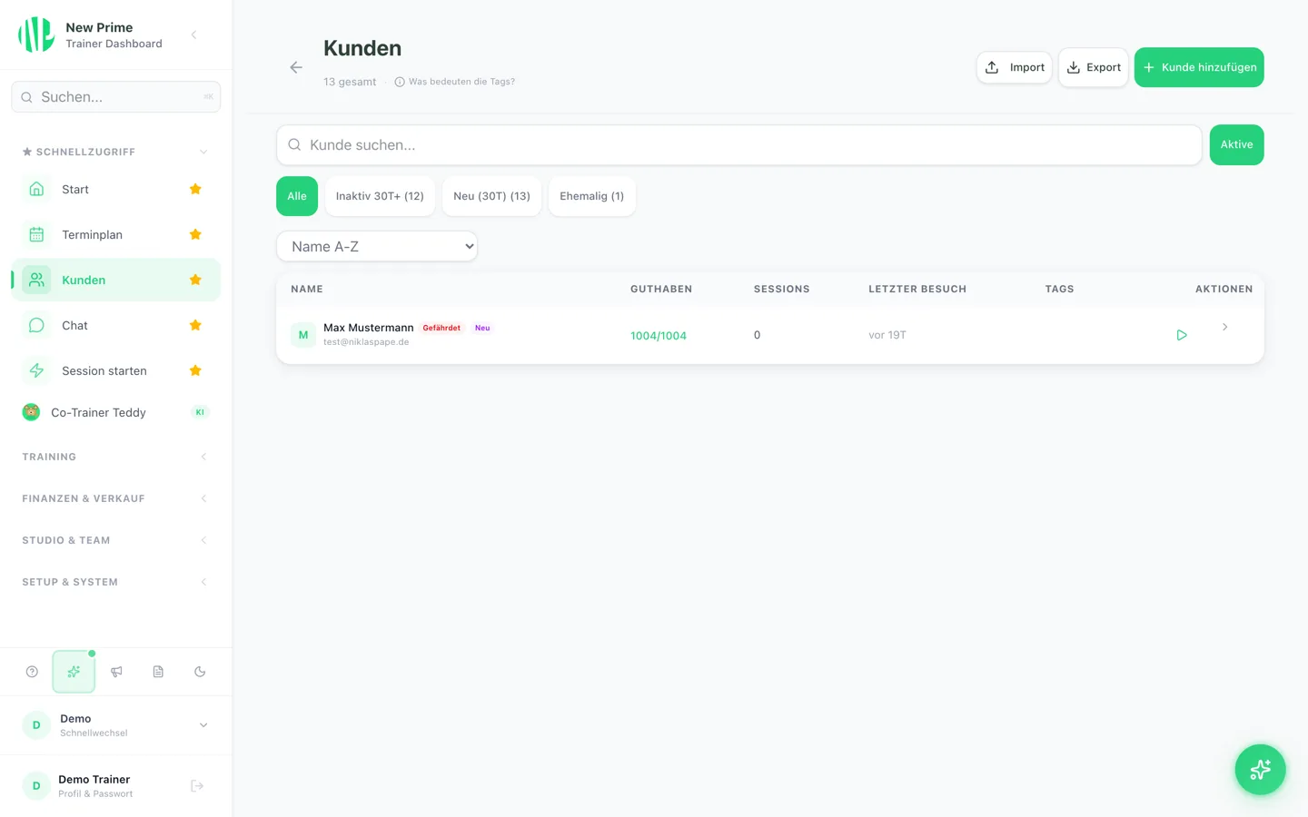 Kundenliste mit Status-Tags, Credits und letztem Besuch